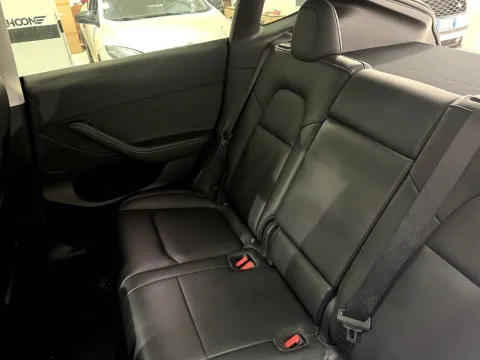 Tesla Model Y Single Motor rwd - Immagine 17