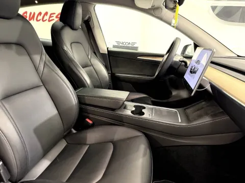 Tesla Model Y Single Motor rwd - Immagine 21