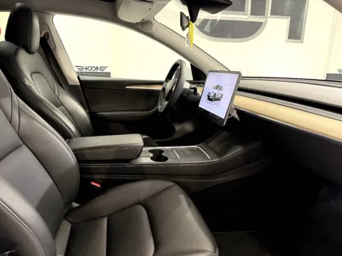 Tesla Model Y Single Motor rwd - Immagine 22