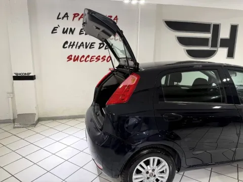 Fiat Punto 5p 1.3 mjt Lounge s&s 95cv - Immagine 23