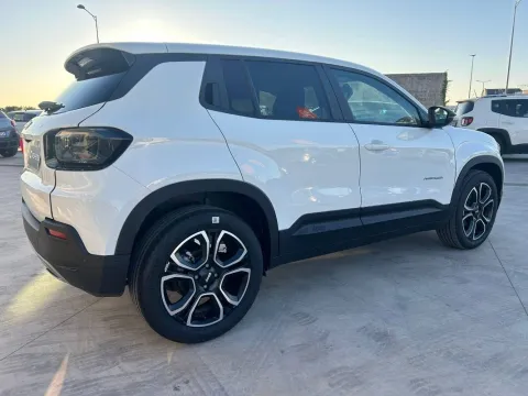 Jeep Avenger 1.2 turbo Summit fwd 100cv - Immagine 8
