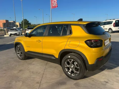 Jeep Avenger 1.2 turbo e-hybrid mhev Longitude fwd 110cv edct6 - Immagine 9