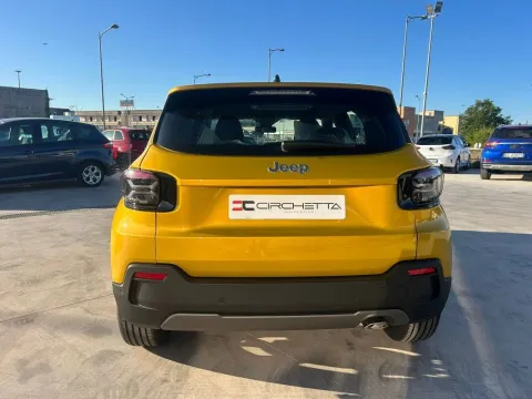 Jeep Avenger 1.2 turbo e-hybrid mhev Longitude fwd 110cv edct6 - Immagine 11