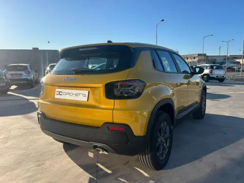 Jeep Avenger 1.2 turbo e-hybrid mhev Longitude fwd 110cv edct6 - Immagine 12