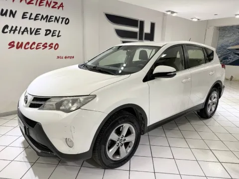 Toyota Rav4 2.0 d-4d 2wd 124cv mt - Immagine 2
