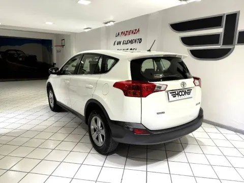 Toyota Rav4 2.0 d-4d 2wd 124cv mt - Immagine 4
