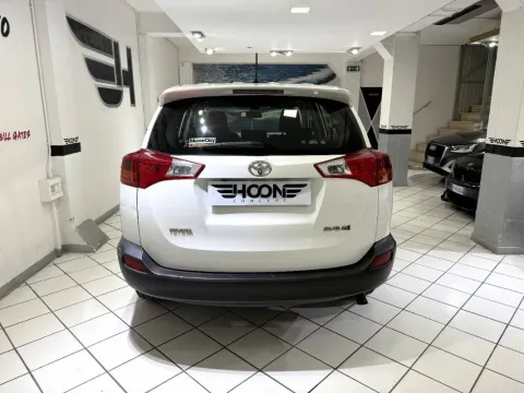 Toyota Rav4 2.0 d-4d 2wd 124cv mt - Immagine 5