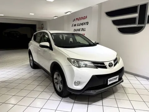 Toyota Rav4 2.0 d-4d 2wd 124cv mt - Immagine 9