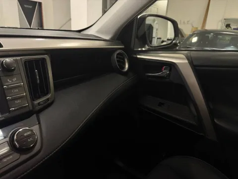 Toyota Rav4 2.0 d-4d 2wd 124cv mt - Immagine 17