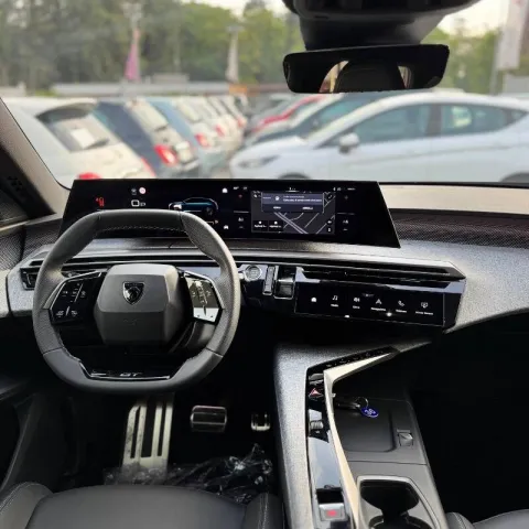 Peugeot 5008 1.2 hybrid GT 145cv e-dcs6 - Immagine 12