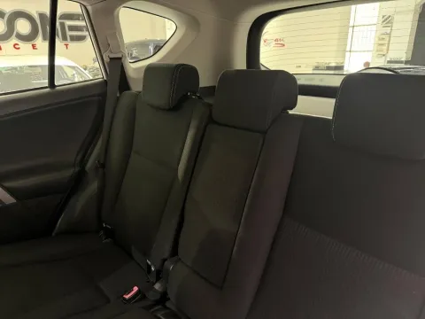 Toyota Rav4 2.0 d-4d 2wd 124cv mt - Immagine 18