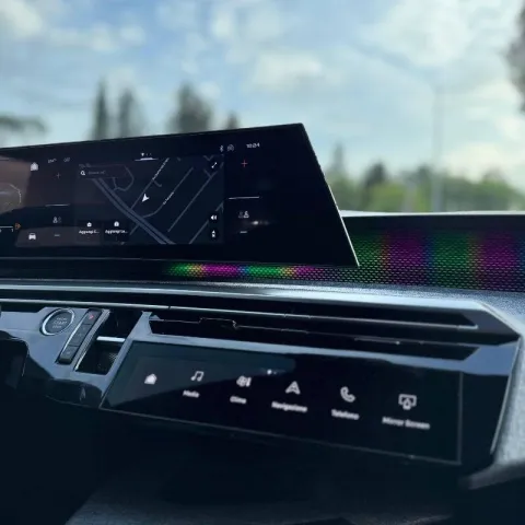 Peugeot 5008 1.2 hybrid GT 145cv e-dcs6 - Immagine 16