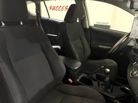 Toyota Rav4 2.0 d-4d 2wd 124cv mt - Immagine 22