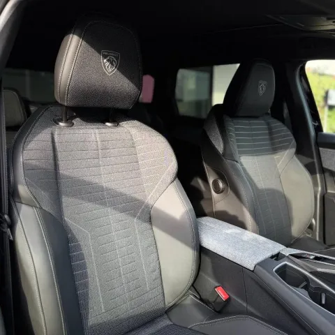 Peugeot 5008 1.2 hybrid GT 145cv e-dcs6 - Immagine 19