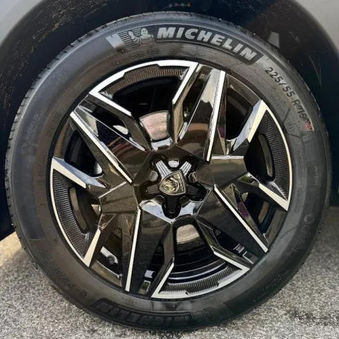 Peugeot 5008 1.2 hybrid GT 145cv e-dcs6 - Immagine 25