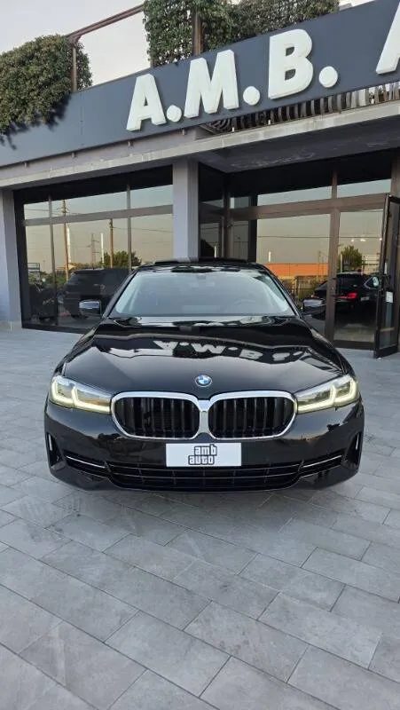 BMW 520d Touring mhev 48V Business auto - Immagine 2