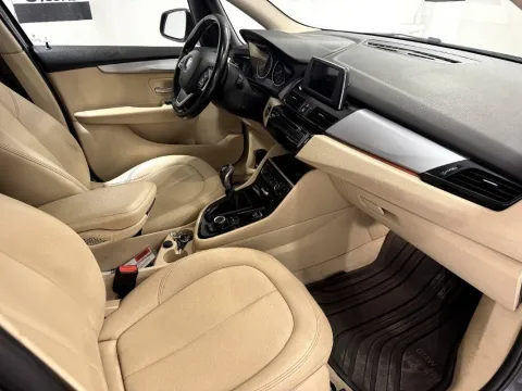 BMW 216d Active Tourer - Immagine 24