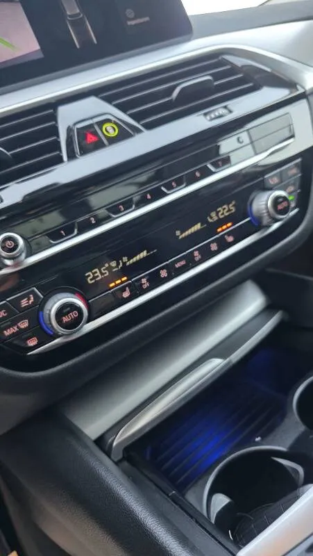 BMW 520d Touring mhev 48V Business auto - Immagine 9