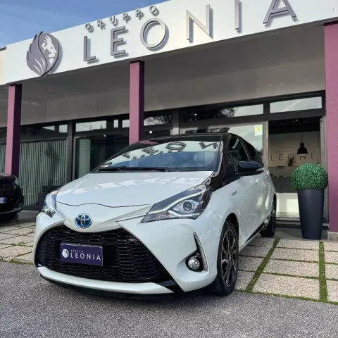 Toyota Yaris 5p 1.5h Trend White Edition - Immagine 3