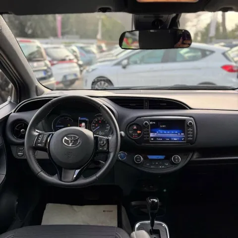 Toyota Yaris 5p 1.5h Trend White Edition - Immagine 10