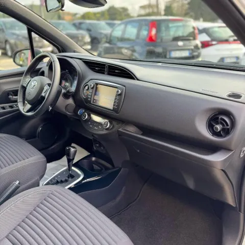 Toyota Yaris 5p 1.5h Trend White Edition - Immagine 14