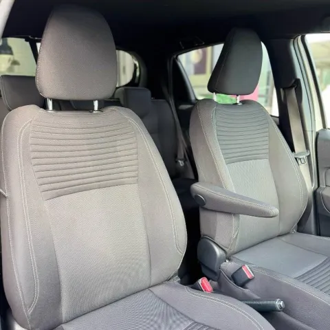 Toyota Yaris 5p 1.5h Trend White Edition - Immagine 18