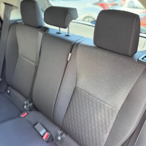 Toyota Yaris 1.0 Trend - Immagine 15