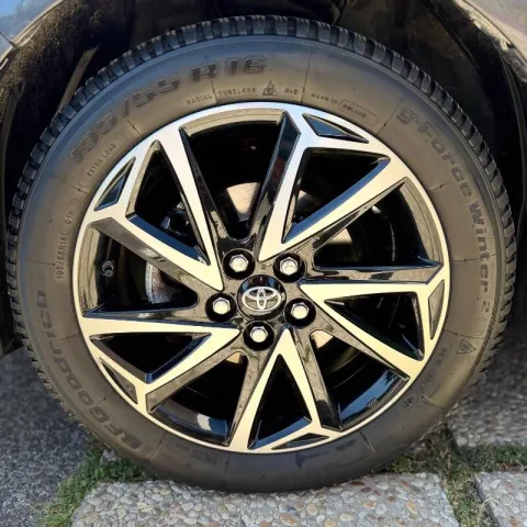 Toyota Yaris 1.0 Trend - Immagine 17