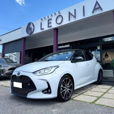 Toyota Yaris 1.5h GR Sport - Immagine 3