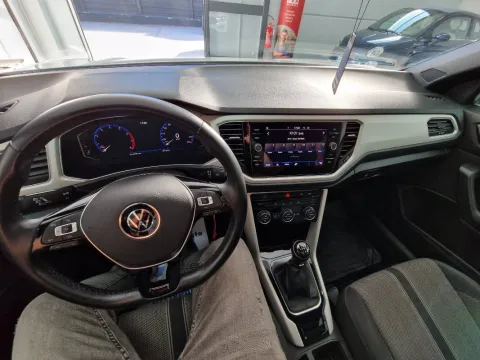 Volkswagen T-Roc Cabriolet 1.0 tsi Style 115cv - Immagine 21
