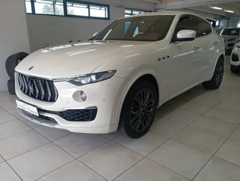 Maserati Levante 3.0 V6 275cv auto - Immagine 2