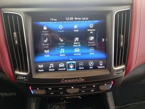 Maserati Levante 3.0 V6 275cv auto - Immagine 11