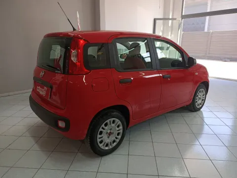 Fiat Panda 1.2 Connected by Wind s&s 69cv - Immagine 5