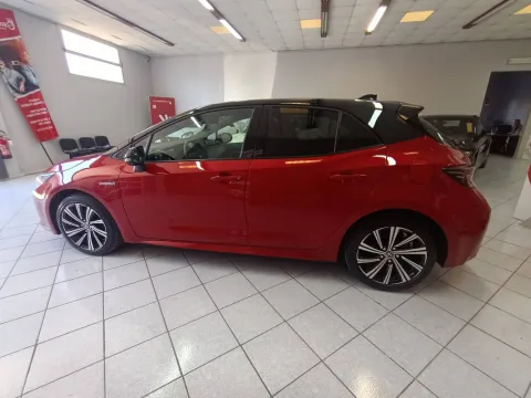 Toyota Corolla 1.8h Business cvt - Immagine 2