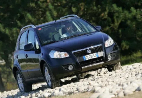 Fiat Sedici 1.9 mjt Dynamic 4x4 120cv - Immagine 12