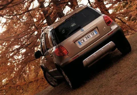 Fiat Sedici 1.9 mjt Dynamic 4x4 120cv - Immagine 17