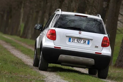 Fiat Sedici 1.9 mjt Dynamic 4x4 120cv - Immagine 25