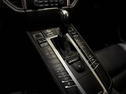 Porsche Macan 2.0 252cv pdk - Immagine 19