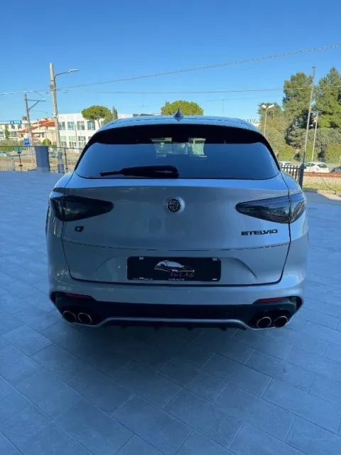 Alfa Romeo Stelvio 2.9 V6 Quadrifoglio Q4 510cv auto - Immagine 5