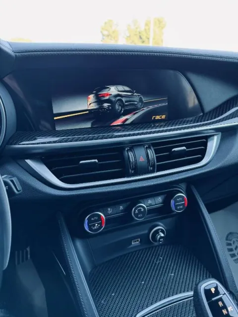 Alfa Romeo Stelvio 2.9 V6 Quadrifoglio Q4 510cv auto - Immagine 8