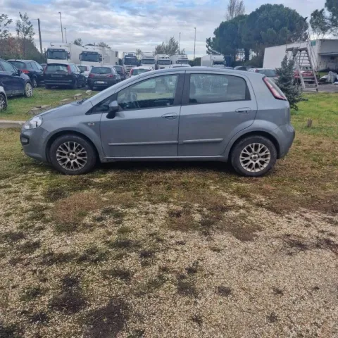Fiat Punto Evo 5p 1.3 mjt Active s&s 75cv - Immagine 3