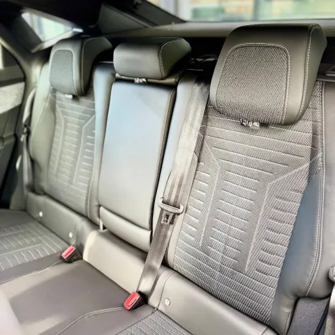 Peugeot 3008 1.2 hybrid GT 145cv e-dcs6 - Immagine 17