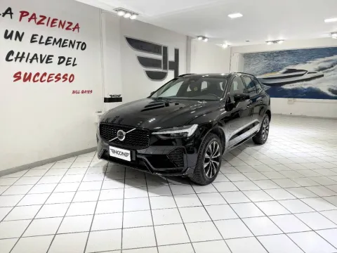 Volvo XC60 2.0 b4 Plus Dark auto - Immagine 1
