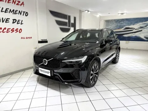 Volvo XC60 2.0 b4 Plus Dark auto - Immagine 2
