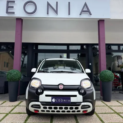 Fiat Panda 1.0 firefly hybrid Cross s&s 70cv 5p.ti - Immagine 2