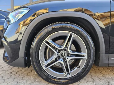 Mercedes GLA 180 d Premium auto - Immagine 6