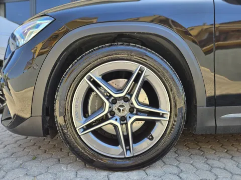 Mercedes GLA 180 d Premium auto - Immagine 6