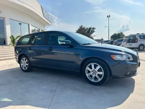 Volvo V50 1.8 flexifuel Kinetic - Immagine 6