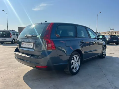 Volvo V50 1.8 flexifuel Kinetic - Immagine 8