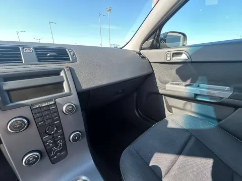 Volvo V50 1.8 flexifuel Kinetic - Immagine 18